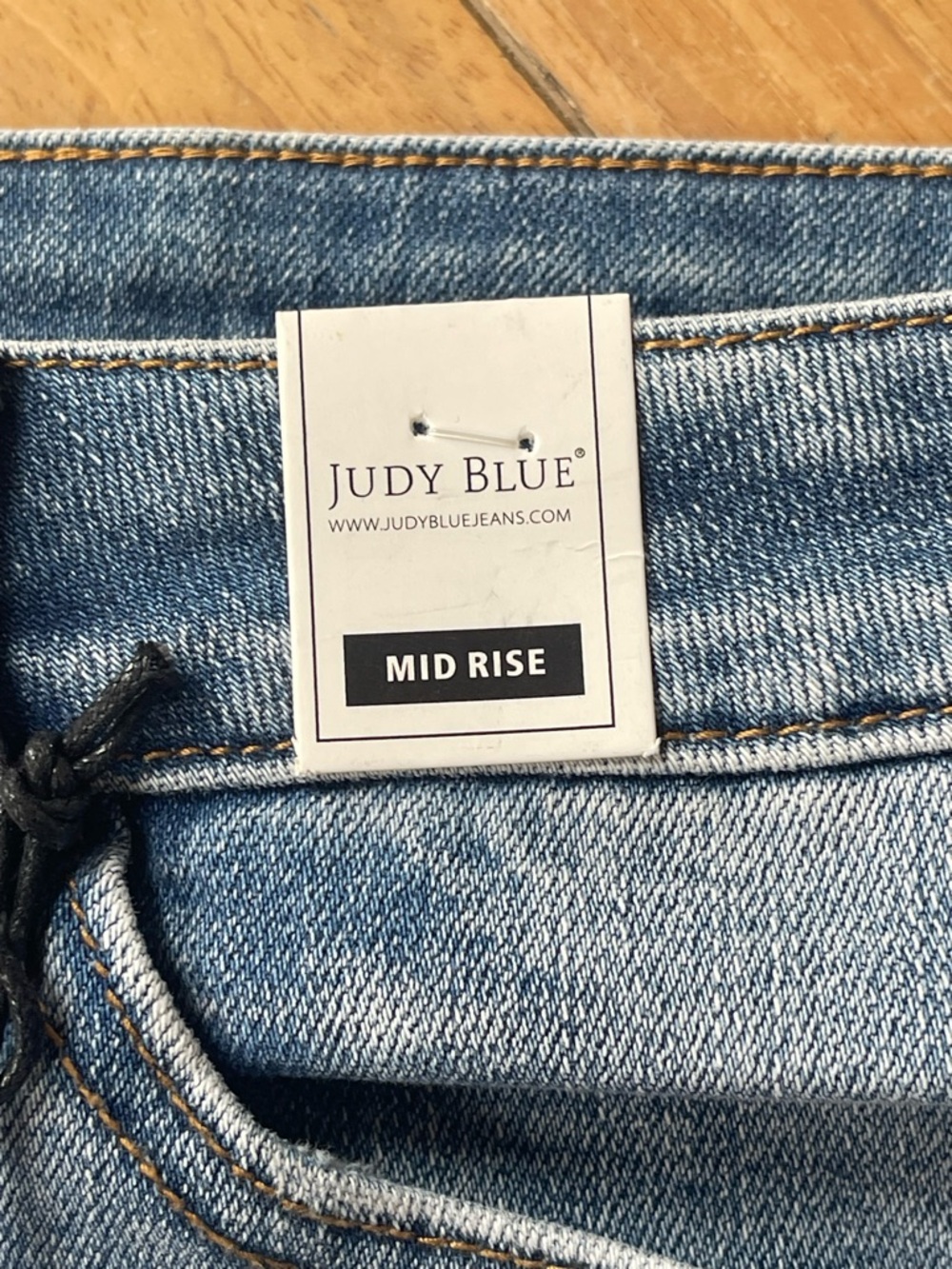 Judy Blue Plus Sz 2XL Serape Patch Distressed Denim Shorts Mid Rise Raw Hem NWT - Picture 6 of 14